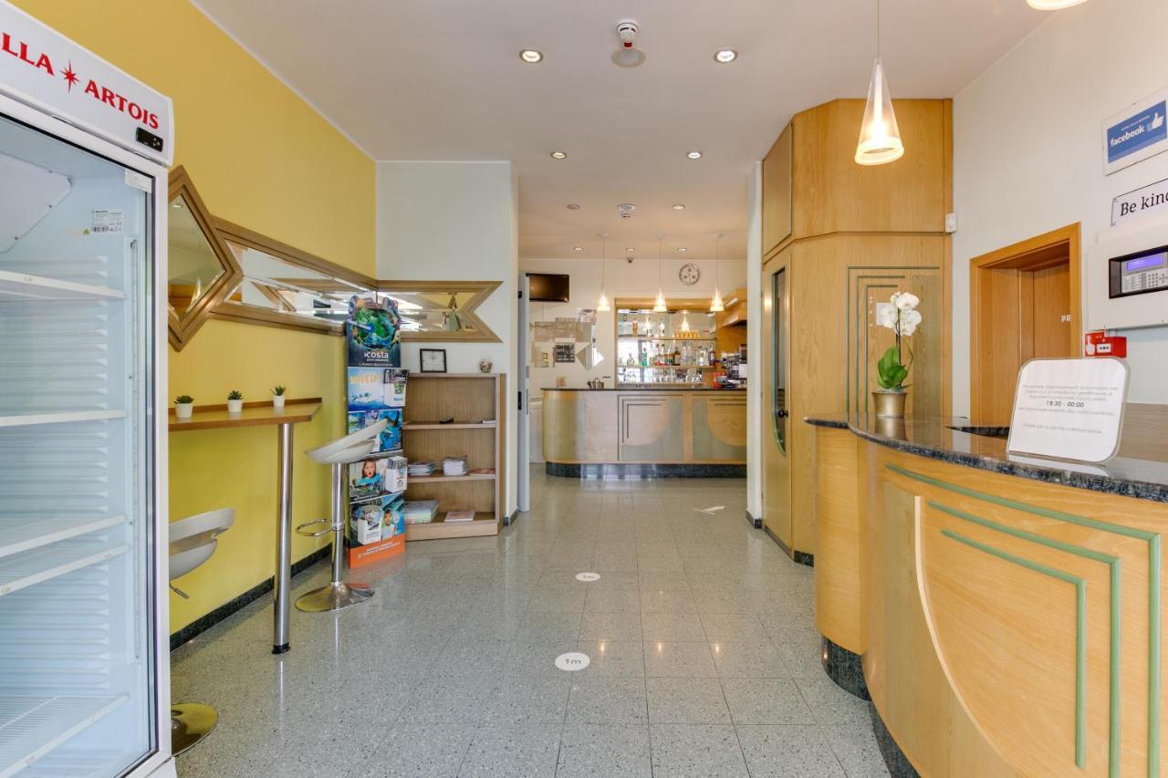 Hotel Villa Merope Rimini Dış mekan fotoğraf