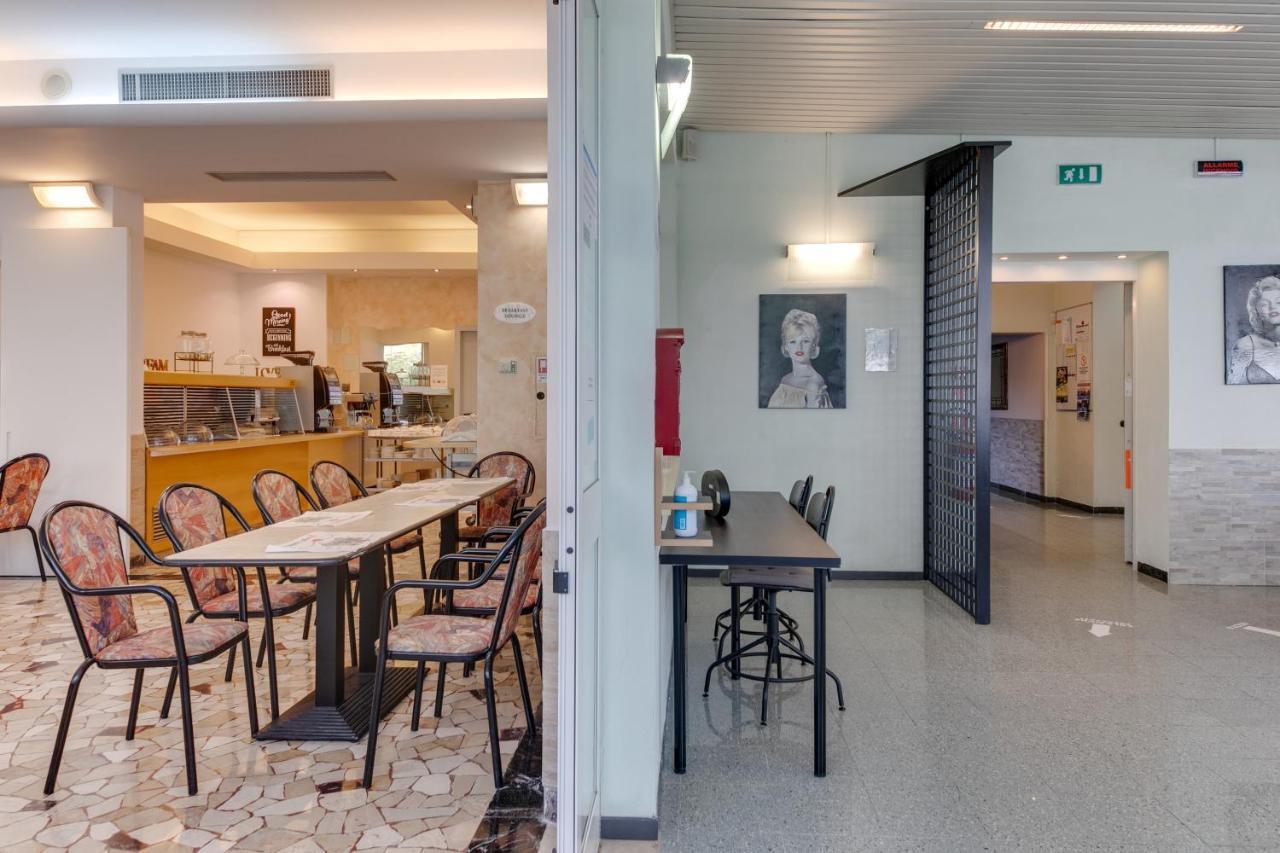 Hotel Villa Merope Rimini Dış mekan fotoğraf
